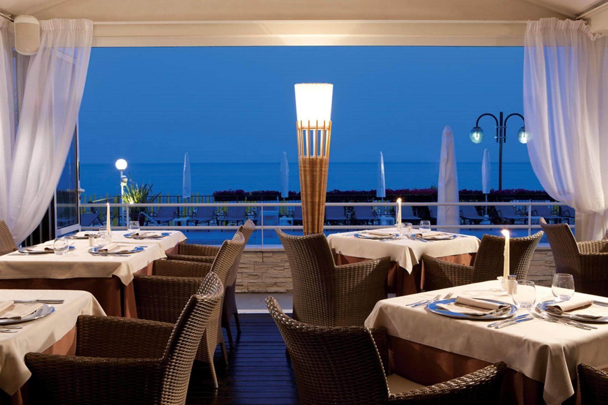 Victoria Frontemare Beach & Spa Hotel Jesolo Экстерьер фото